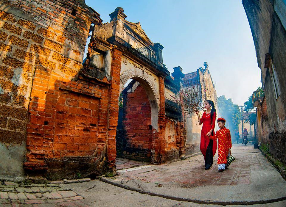 Tết xưa cũ thầm thì nhắc nhở

